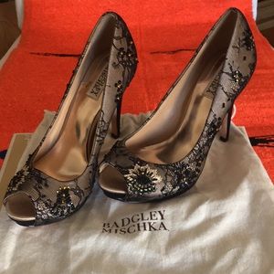 Badgley Mischka 4 1/2” elegant lace heels